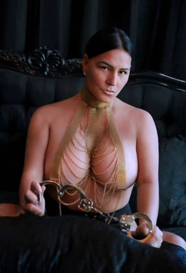 Mistress Izabel